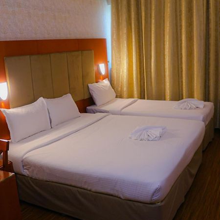 Boonmax Hotel Dubai Esterno foto