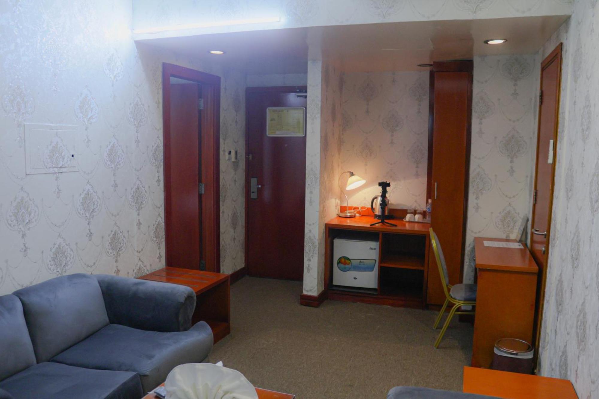 Boonmax Hotel Dubai Esterno foto