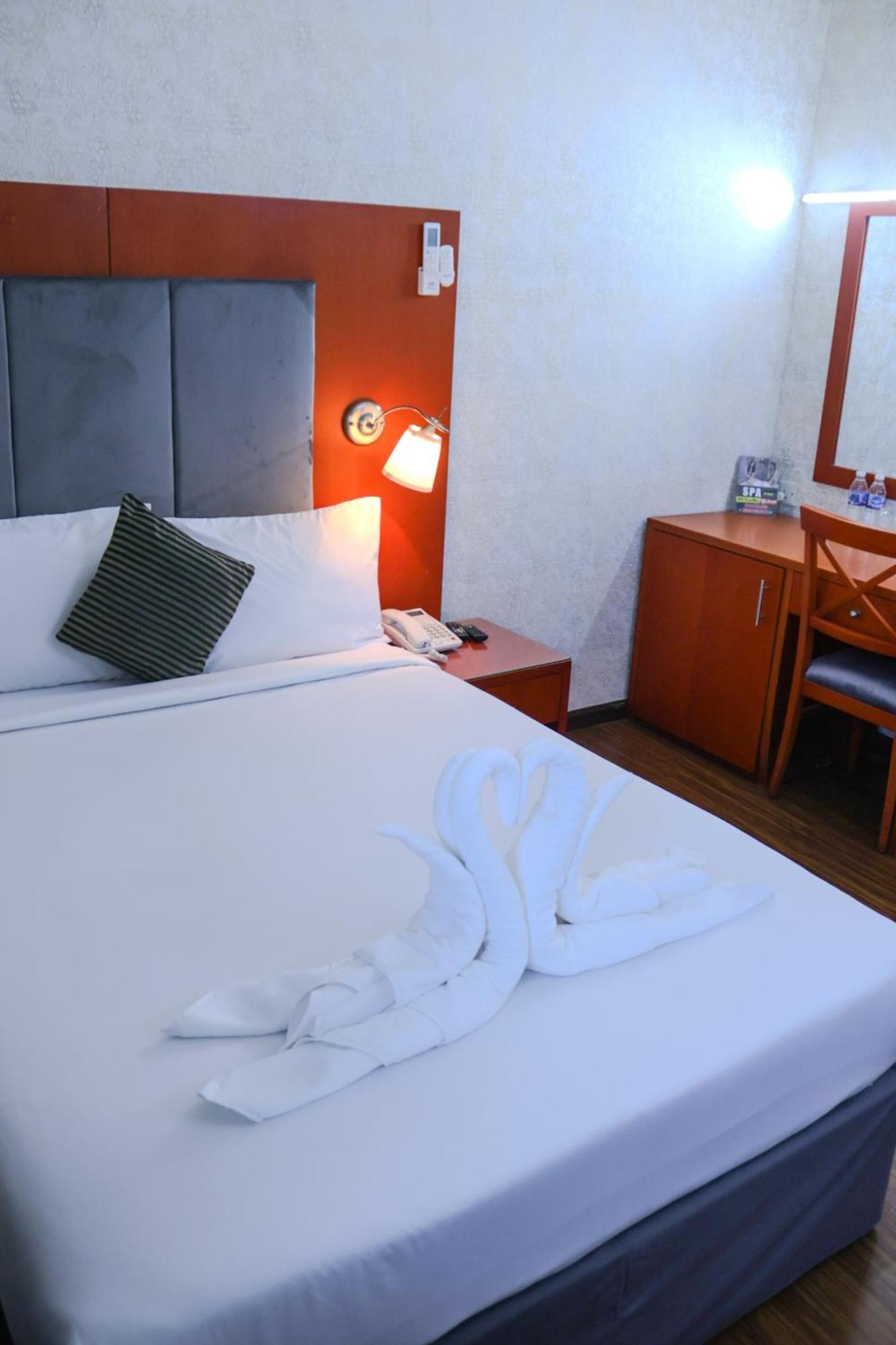 Boonmax Hotel Dubai Esterno foto